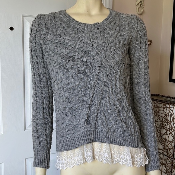 MONTEAU Los Angeles Grey Cable Knit Sweater with Lace Hem Small - Picture 2 of 8